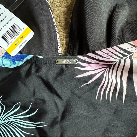 DKNY‎ Women's One Piece Tummy Control Halter Neckline Swimsuit Sz Medium - Picture 7 of 9